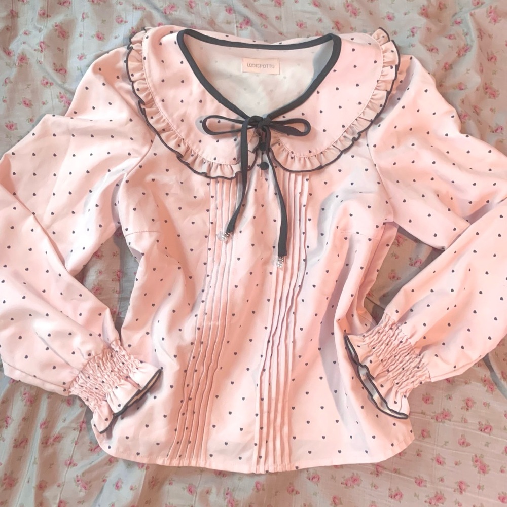 Kawaii pink blouse heart pattern